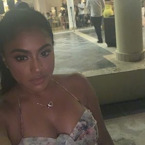 Meet your Posher, Jasmin